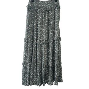 Aura Women's Green Floral Tiered Maxi Skirt Medium